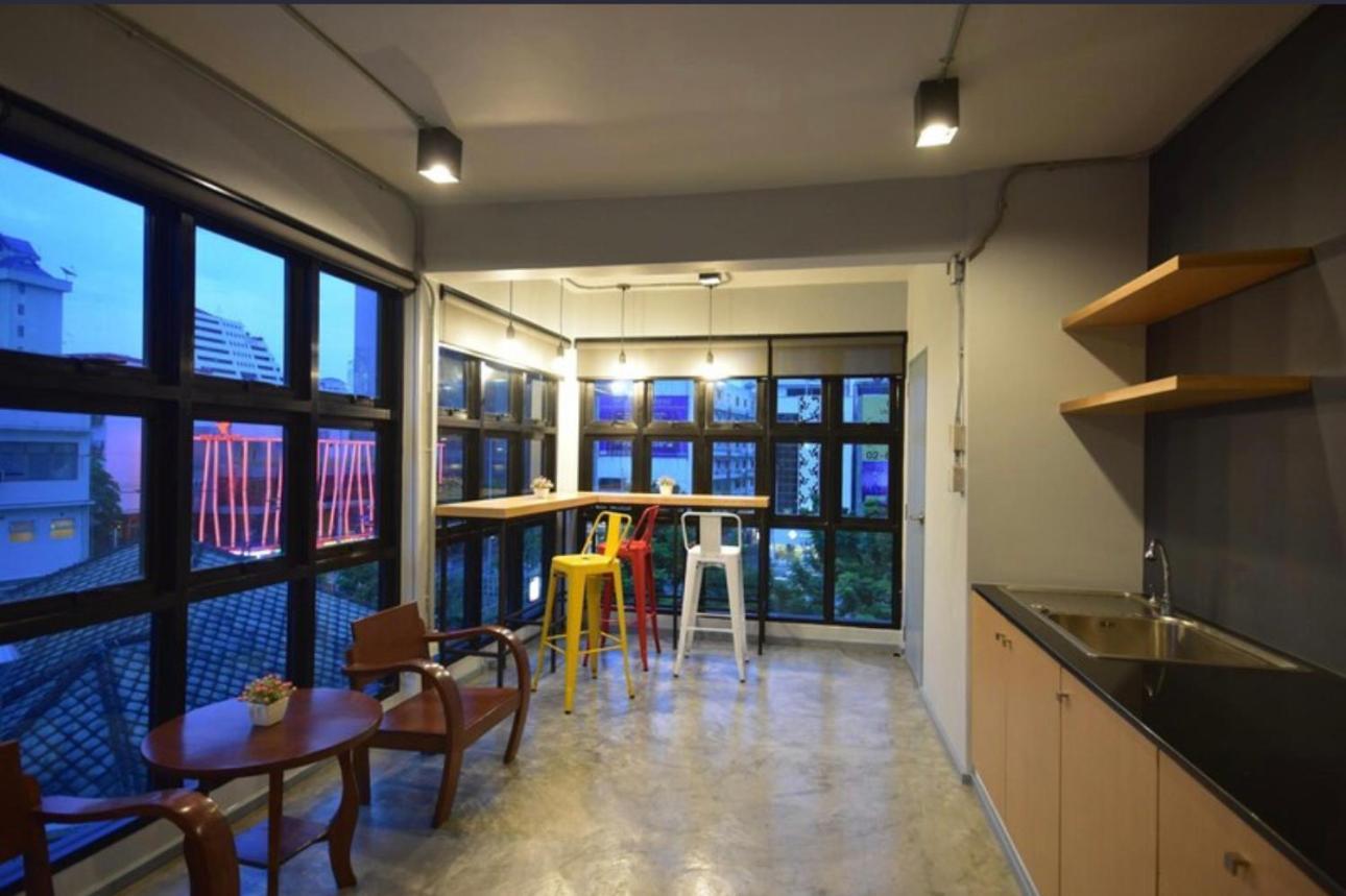 Bangkok Silom Chat Box Hostel Exterior foto