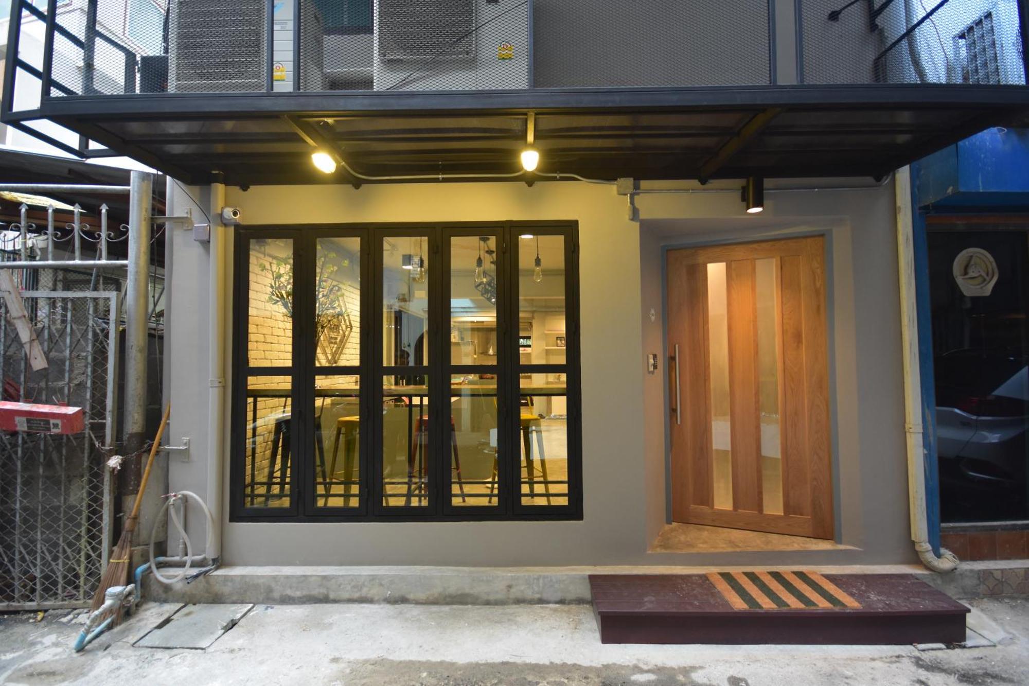 Bangkok Silom Chat Box Hostel Exterior foto